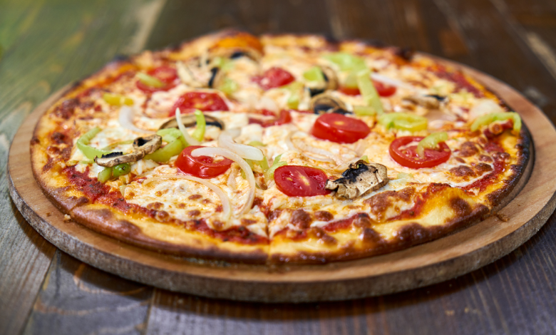 מתכון לפיצה ביתית מדהימה שאתם חייבים להכין בבית!